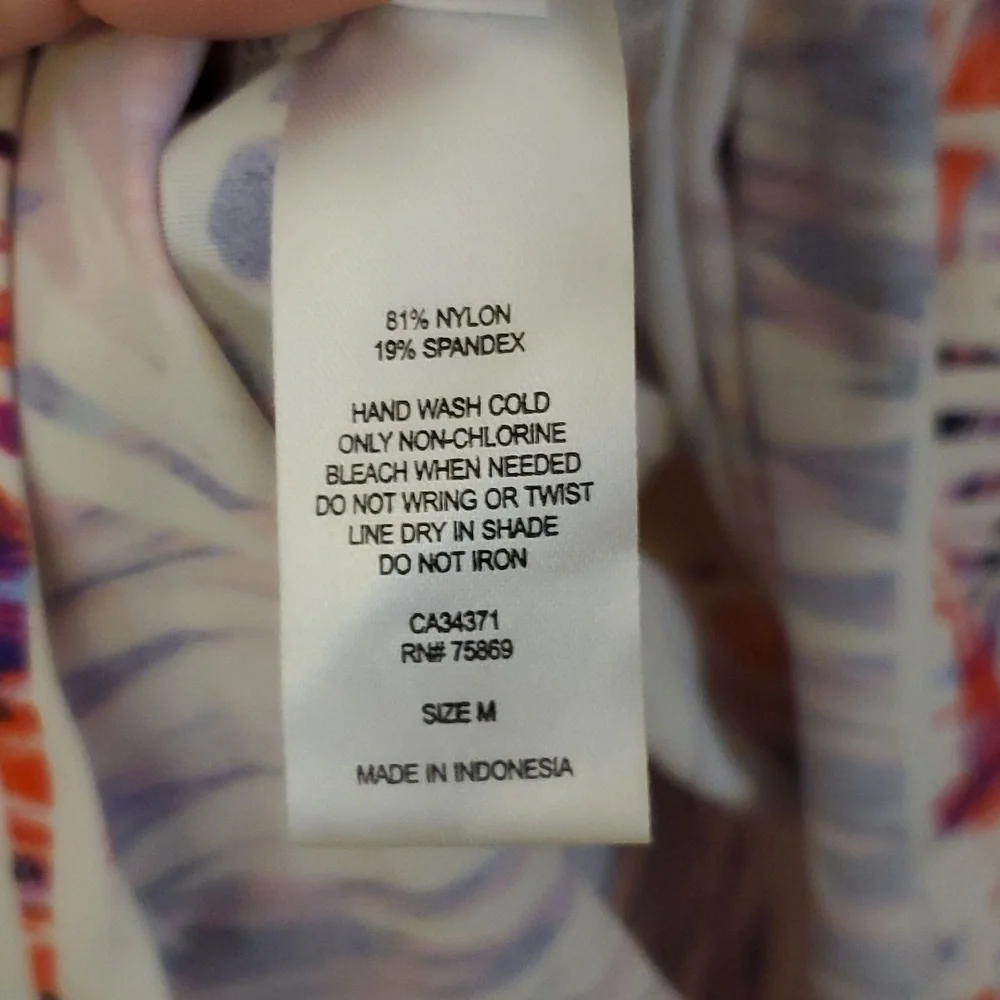 LAST CHANCE! Swim top size M - Picture 4 of 5